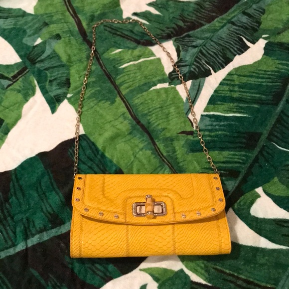 Yellow reptile clutch, gold chain removable strap - Picture 2 of 4